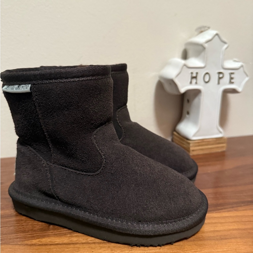 NWOT Aussie Merino toddlers dark brown suede boots size K8